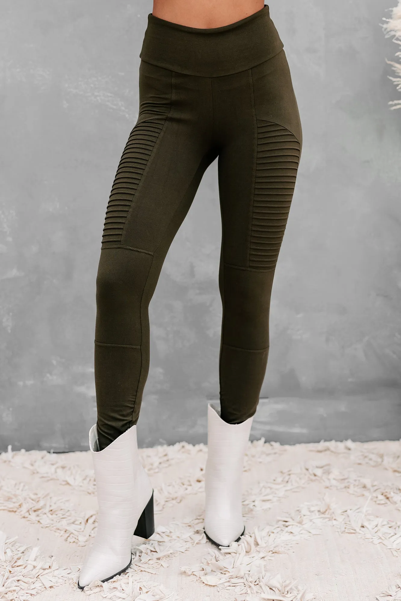 I Walk Alone Buttery Soft Moto Leggings (Olive)