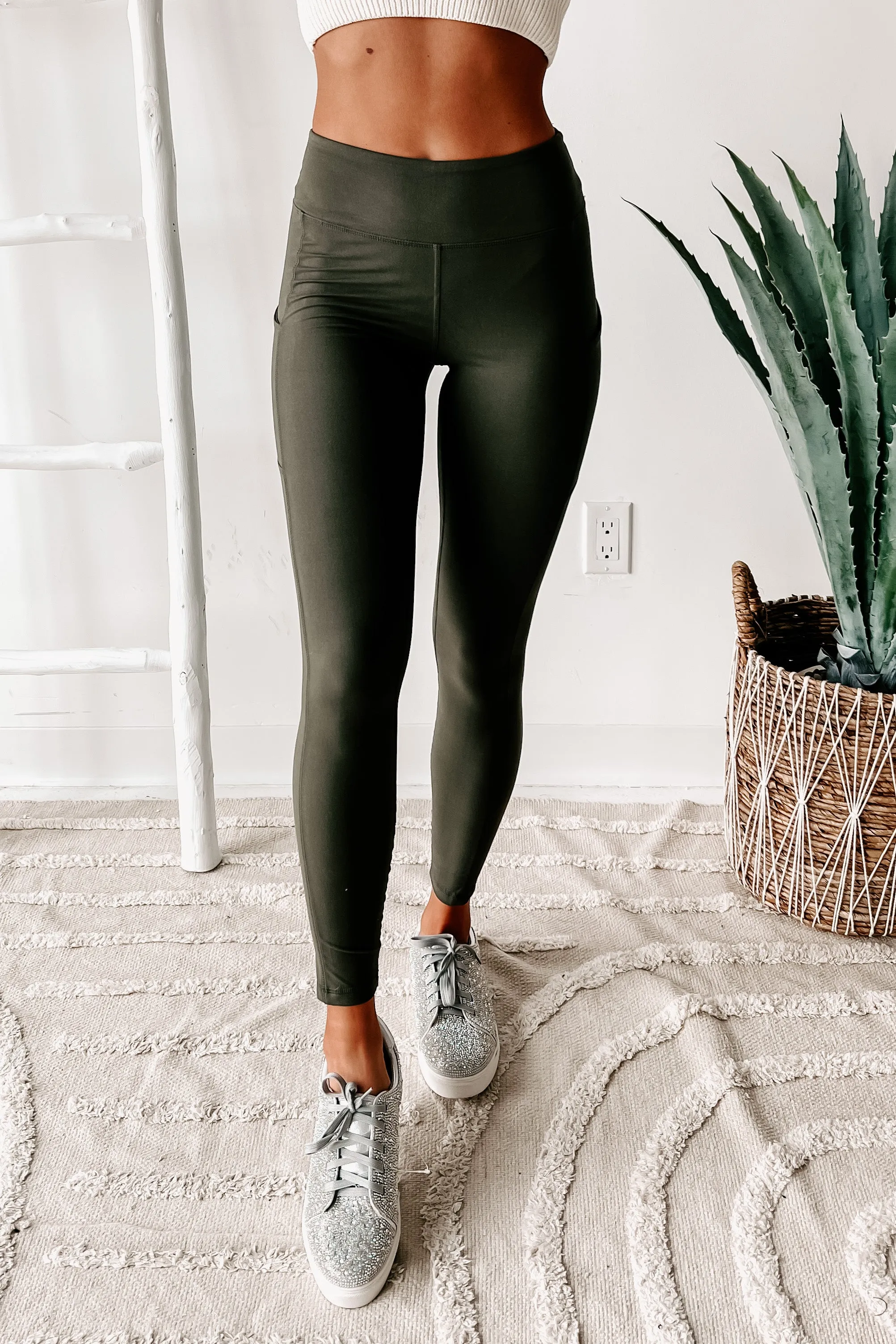 MVP Moves Buttery Soft Thigh Pocket Leggings (Olive)