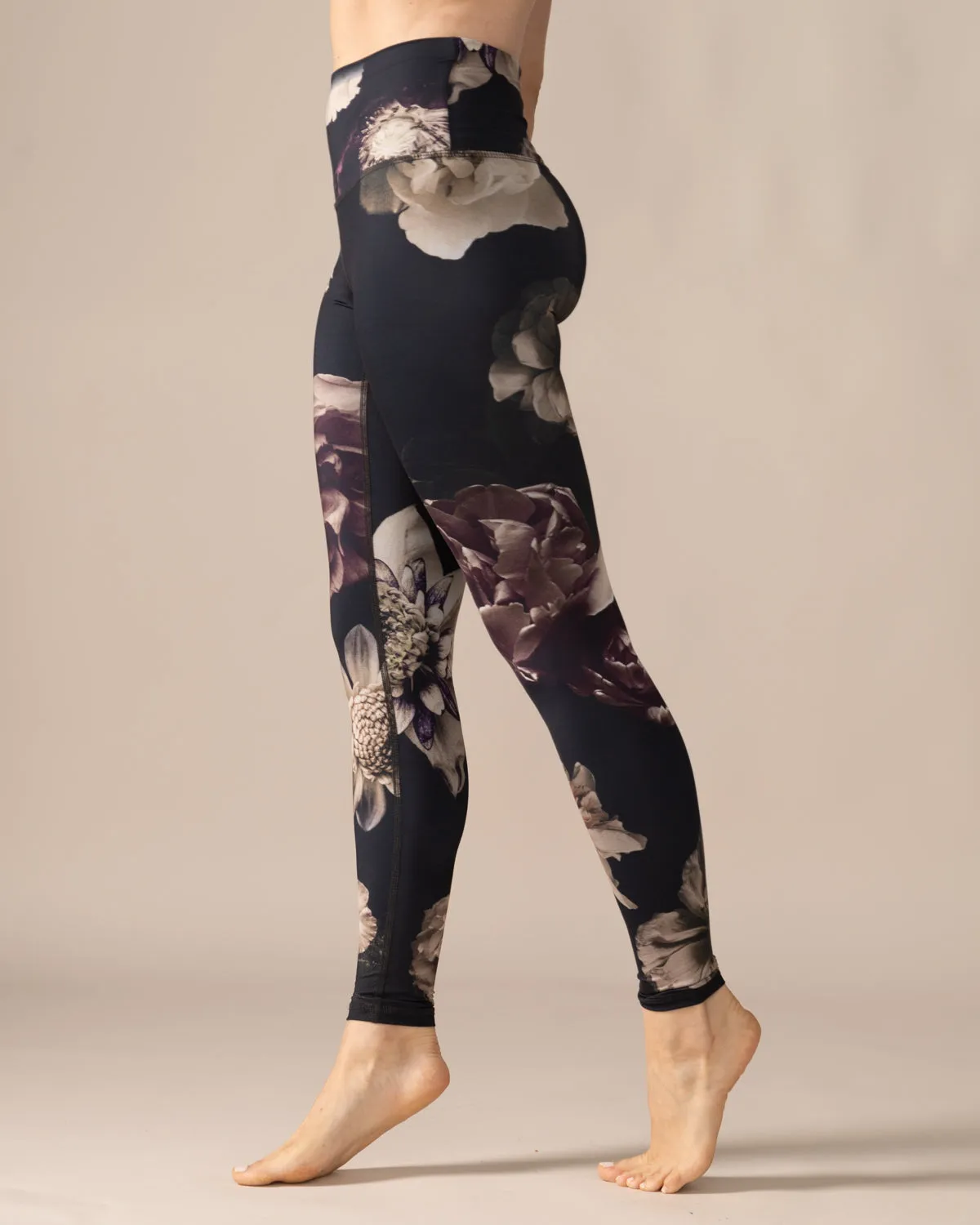 Reversible Ultralight High-Rise Legging - Gothic Bloom