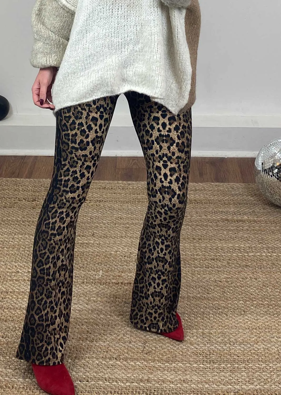 Soft Leopard Flared Leggings