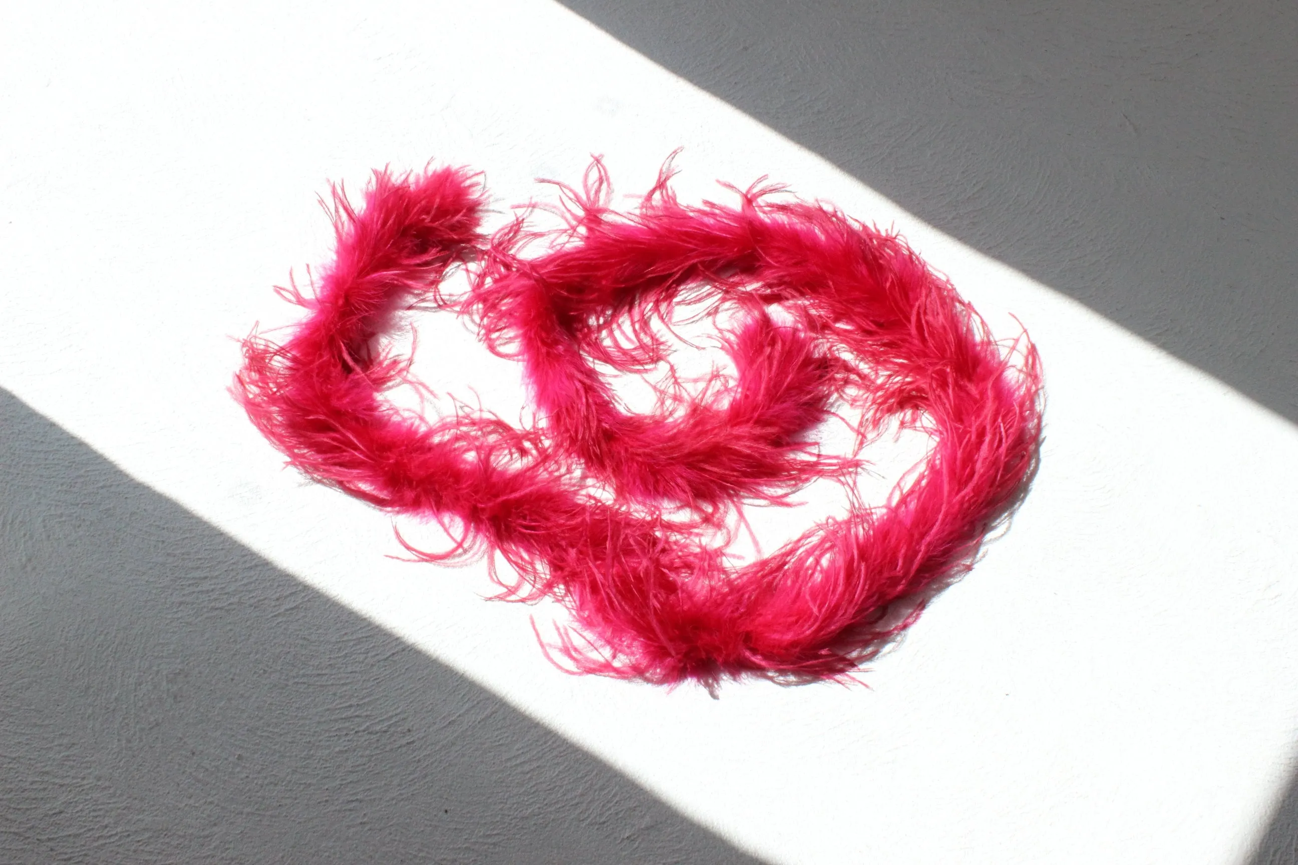 Vintage Fluffy Fuchsia Ostrich Feather Collar