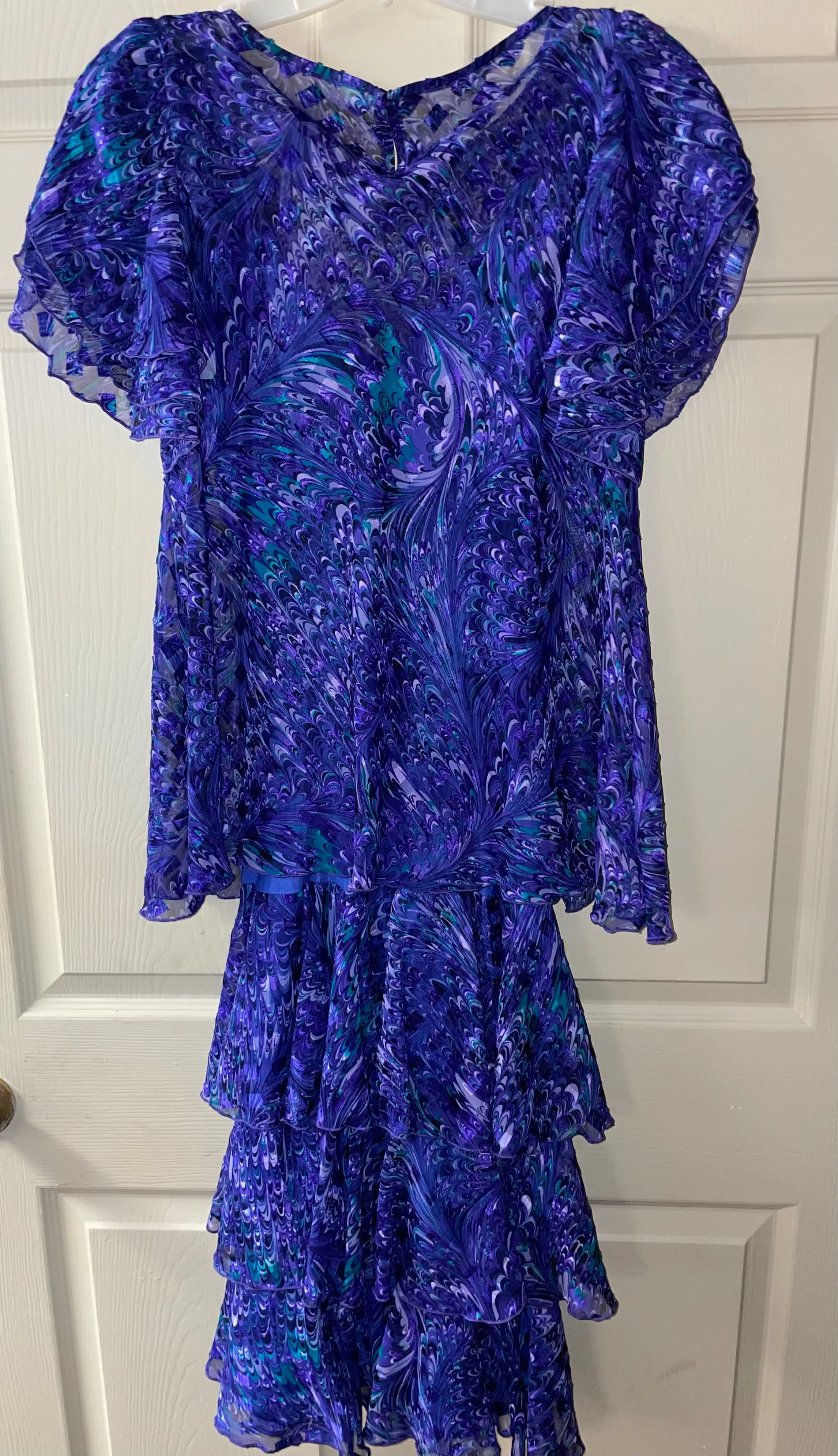 Womens Sz 8 SAKS FIFTH AVENUE Ann Hobbs for Cattiva Purple Peacock Ruffle Tier